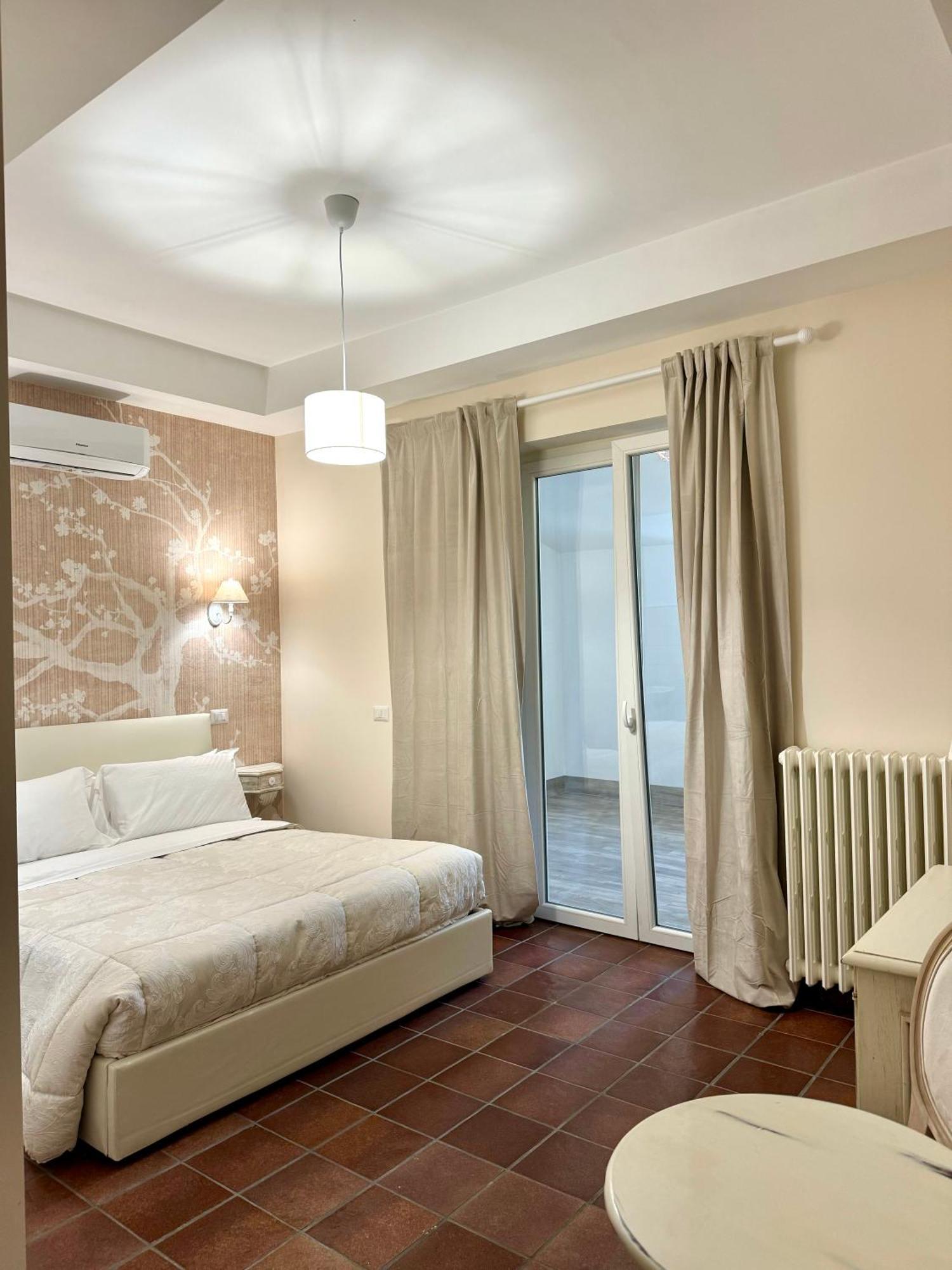 Hotel La Magnolia 140 Fiumicino Exterior foto